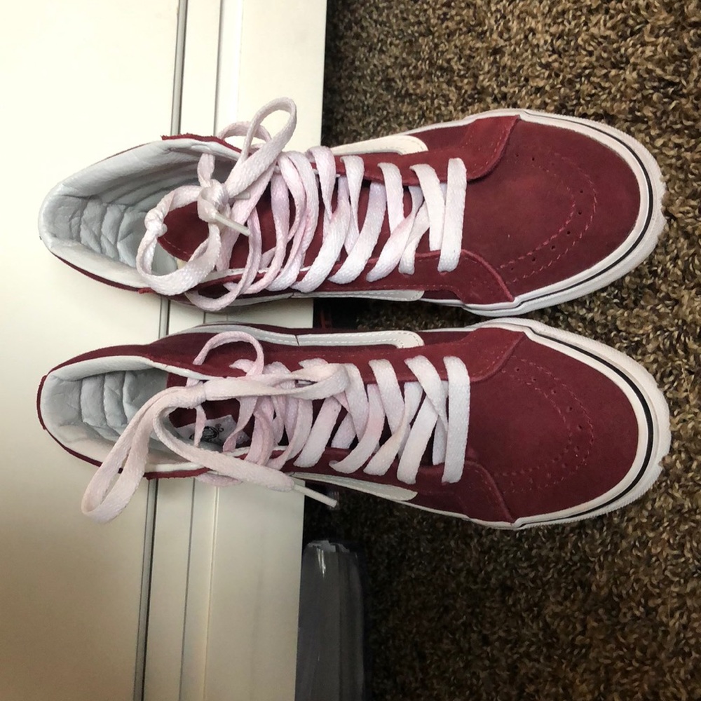 Sk8-hi maroon vans